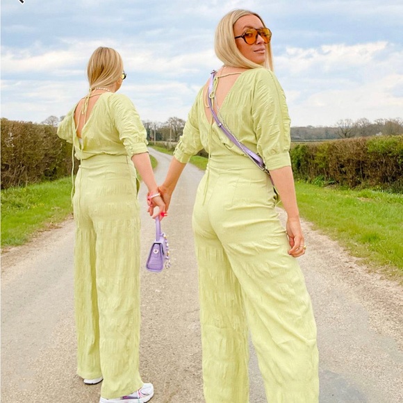 Labelrail x Olivia and Alice Jumpsuit with Wrap Tie Waist Texture - Picture 4 of 7